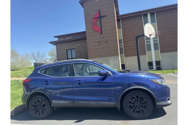 $7999 : 2017 Rogue Sport SV image 5