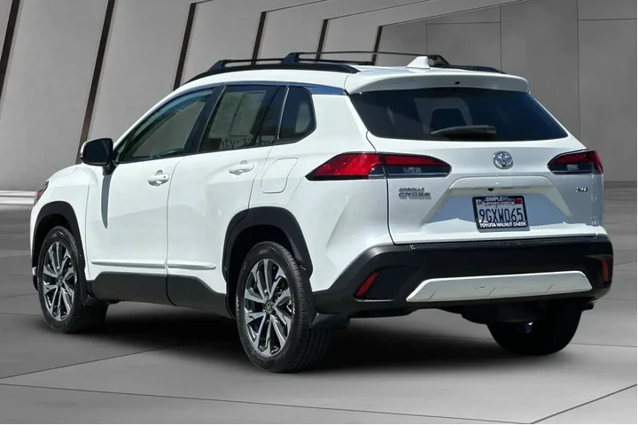 $27700 : Toyota Corolla Cross 2023 XL image 10