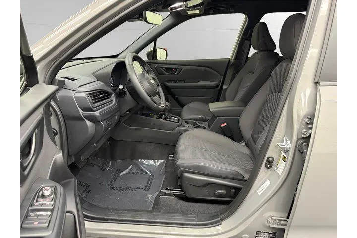 $28788 : Subaru Forester 2025 AWD Pre image 9