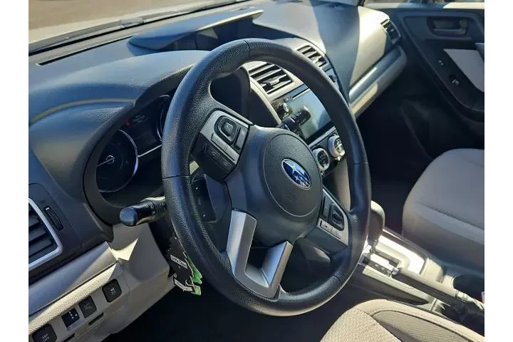 $15500 : Subaru Forester 2018 AWD 2.5 image 2