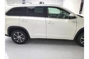 $26998 : Toyota Highlander 2017 XLE 4 thumbnail