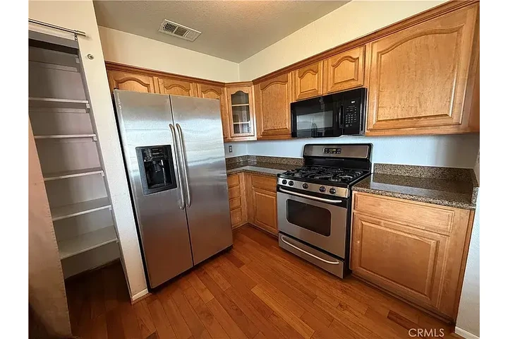 $1000 : Move in ready home image 3