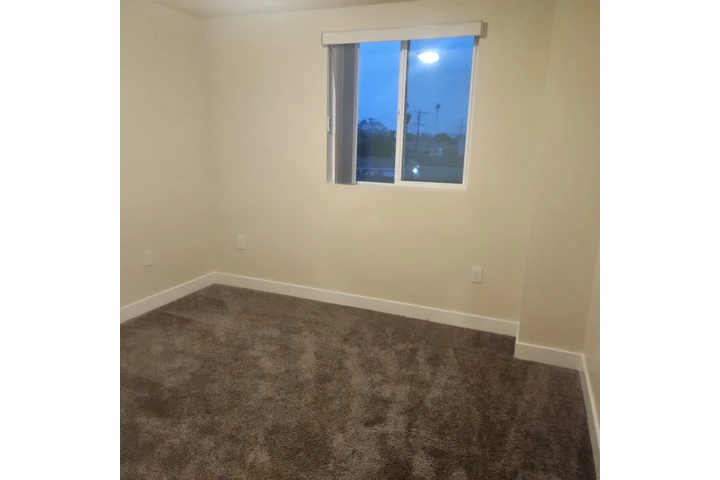 $850 : CUARTO EN RENTA image 4