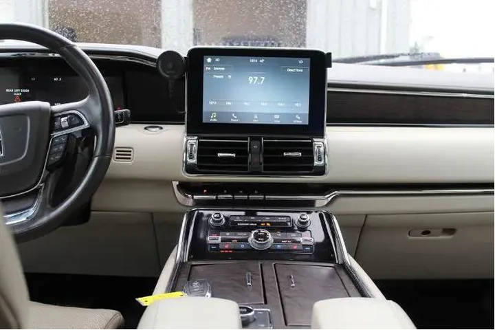 $29998 : Lincoln Navigator 2019 4x4 R image 10