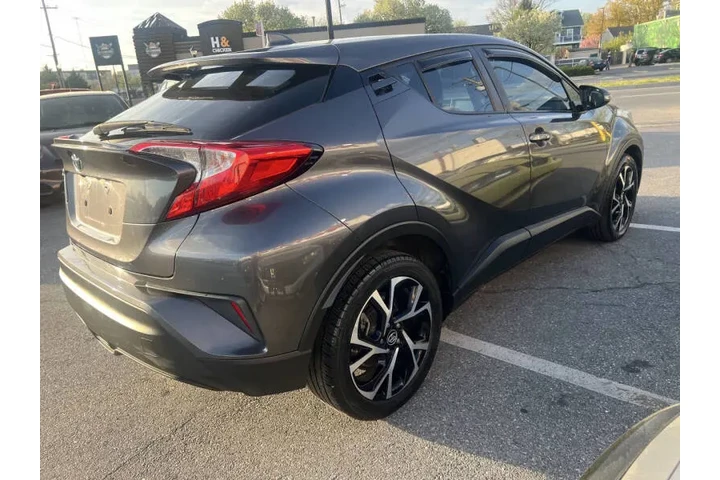 $16900 : 2019 C-HR XLE image 8