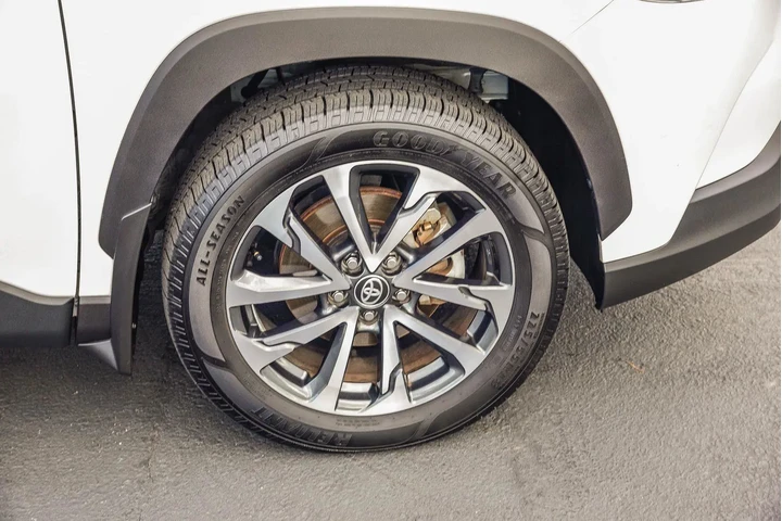 $24948 : Toyota Corolla Cross 2023 AW image 9