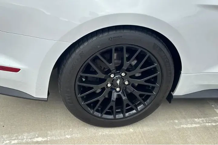 $35995 : Ford Mustang 2020 GT 2dr Fas image 6