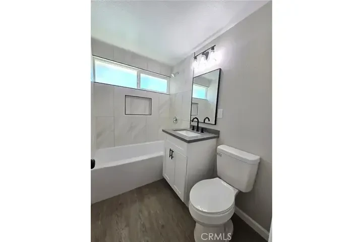 $2495 : SOUTH GATE RENTO CASA image 1