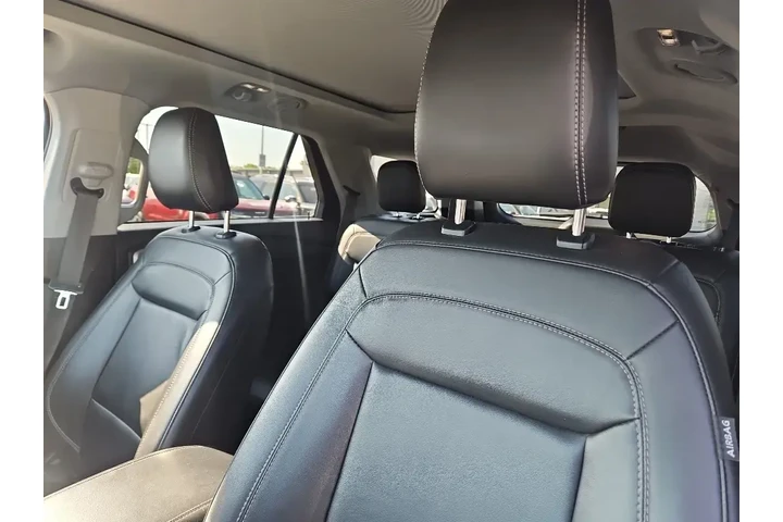 $33706 : Ford Explorer 2023 AWD XLT 4 image 8