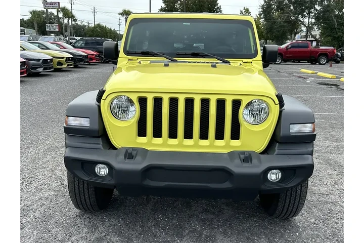 $28050 : Jeep Wrangler 2023 4x4 Sport image 4