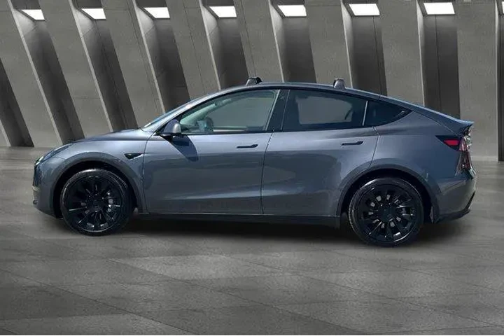 $30500 : Tesla Model Y 2023 AWD Long image 8