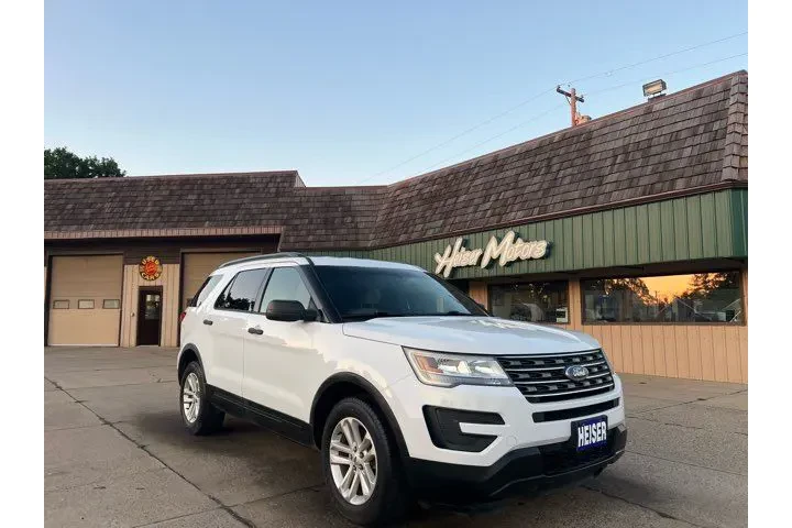 $13500 : 2016 Explorer One Owner | Dic image 1