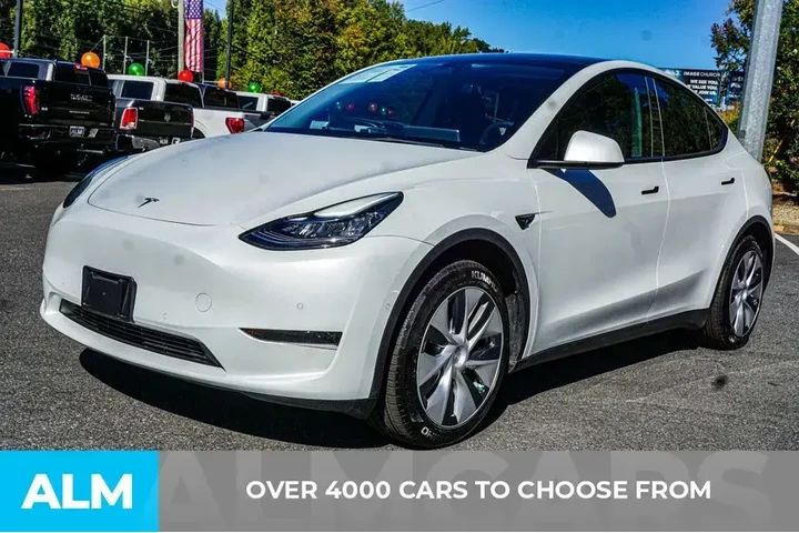 $31920 : Tesla Model Y 2022 AWD Long image 3