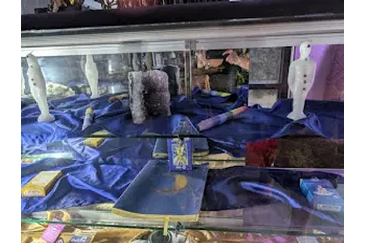 Psychic Healer Helena image 5