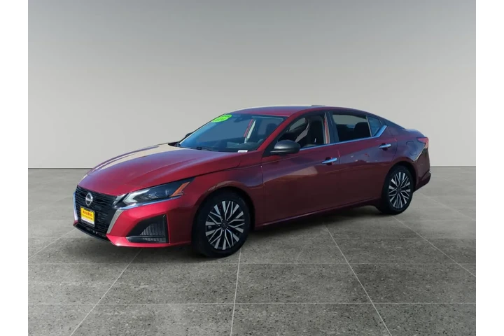 $24650 : Nissan Altima 2024 2.5 SV 4d image 1