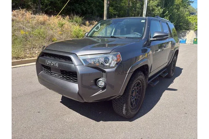 $31790 : Toyota 4Runner 2021 4x4 SR5 image 3