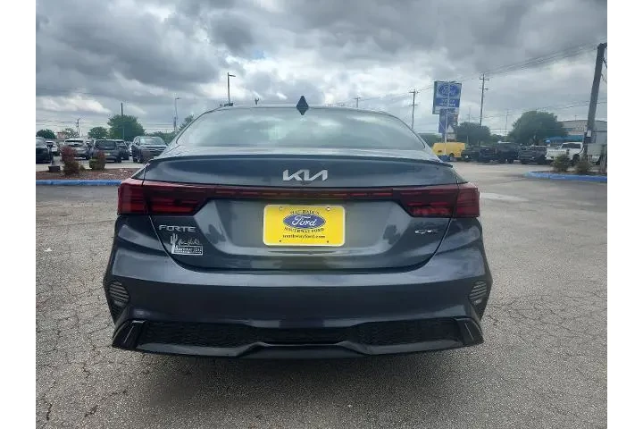 $17998 : Kia Forte 2022 GT-Line 4dr S image 4