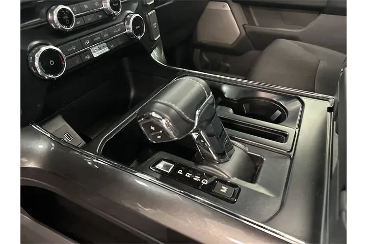 $40000 : Ford F-150 2023 4x4 XLT 4dr image 4