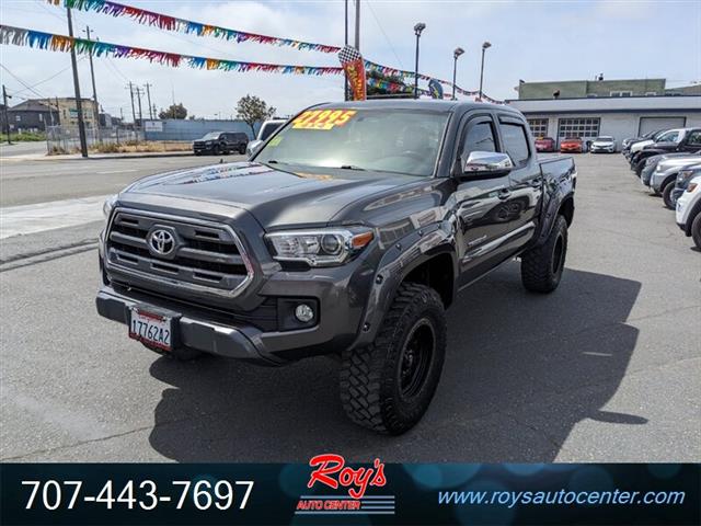 2016 Tacoma Limited 4WD Truck image 3