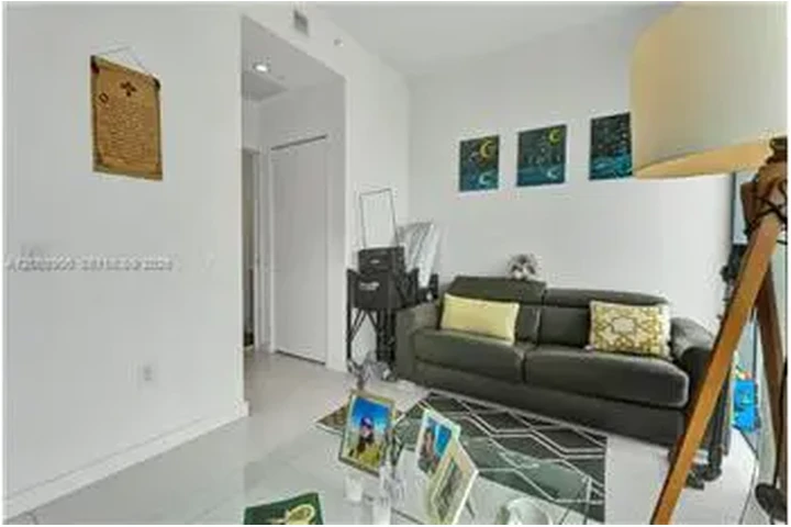 $4000 : Rental property with 1 bedro image 7