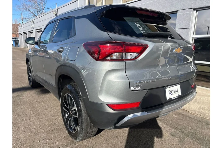 $23995 : 2025 Trailblazer AWD LT image 5