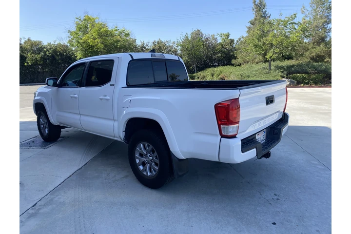 $18900 : Toyota Tacoma 2017 4x4 image 4