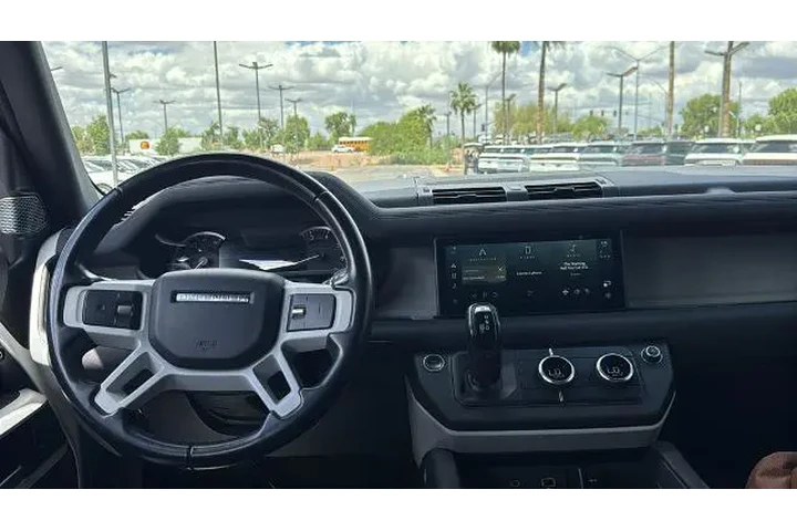 $39852 : Land Rover Defender 2022 AWD image 5