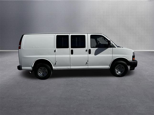 $28541 : 2021 Express 2500 Work Van image 9