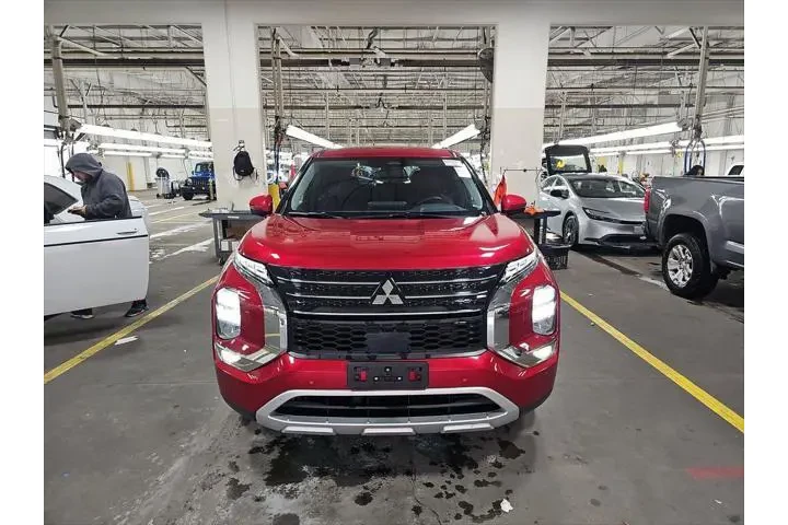 $24693 : Mitsubishi Outlander 2024 AW image 2