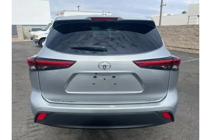 $28129 : Toyota Highlander 2021 AWD L image 6
