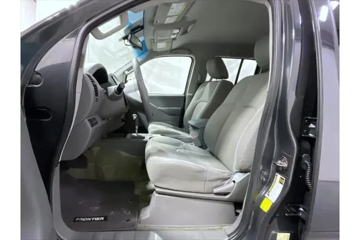 $16179 : Nissan Frontier 2015 4x4 SV image 10