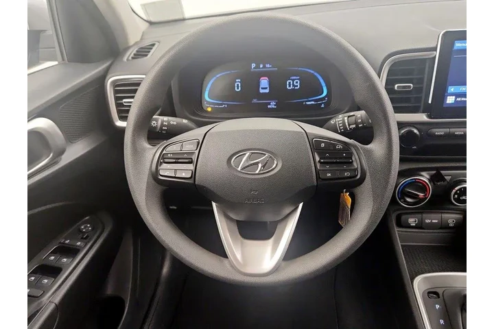 $19998 : Hyundai VENUE 2024 SE 4dr Cr image 10