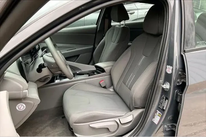 $19799 : Hyundai ELANTRA 2024 SEL 4dr image 6