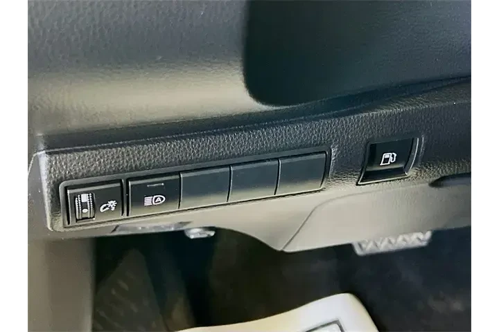 $21300 : Toyota Corolla Hybrid 2023 L image 10