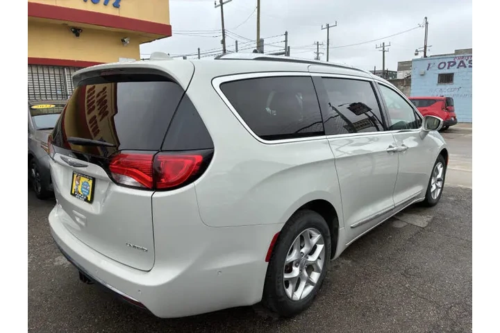 2020 Pacifica Limited image 6