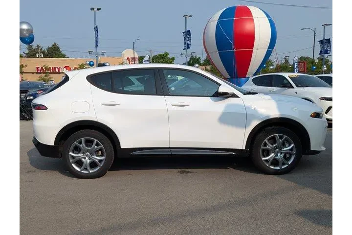 $21588 : Dodge Hornet 2024 AWD R/T 4d image 3