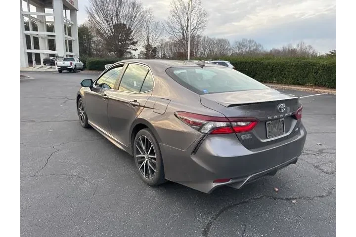 $25473 : Toyota Camry 2024 SE Nightsh image 5