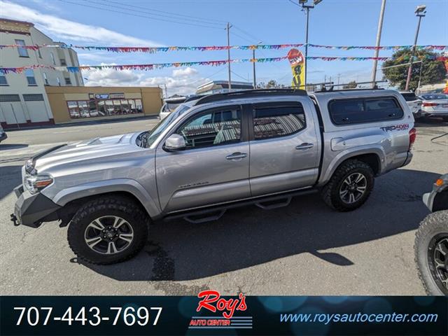 $27995 : 2017 Tacoma SR V6 4WD Truck image 4