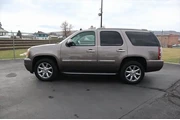 $15999 : GMC Yukon 2013 AWD Denali 4d thumbnail