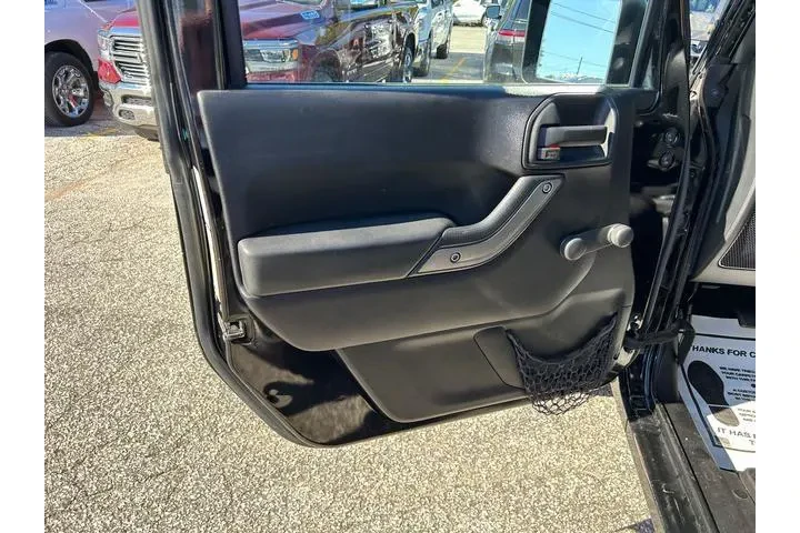 $16800 : Jeep Wrangler 2012 4x4 Sport image 10