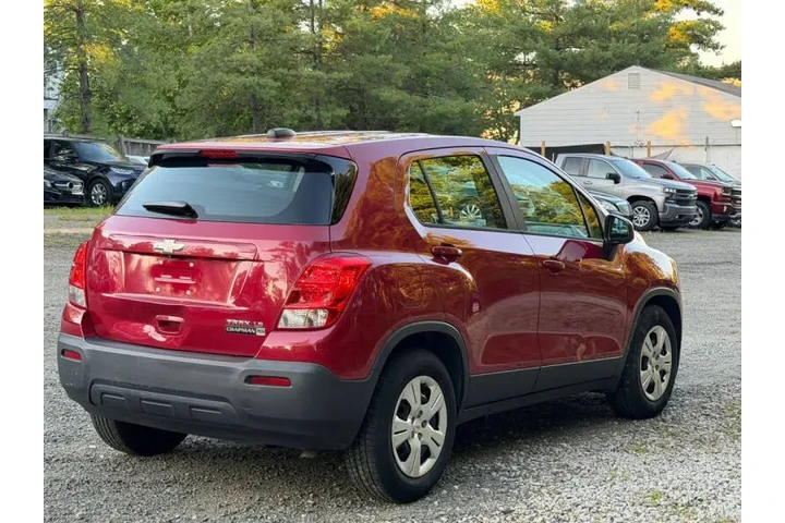 $9550 : 2015 Trax image 8