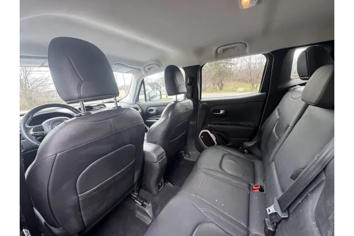 $7999 : 2016 Renegade Limited image 10