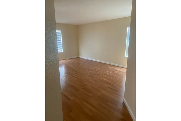 $2900 : 4 recámaras Victorville ca image 6
