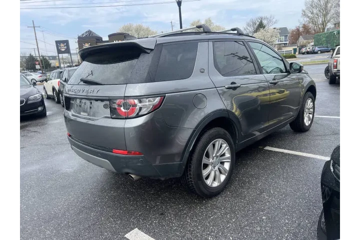 $10900 : 2017 Land Rover Discovery Spo image 5