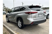 $31707 : Toyota Highlander 2023 L 4dr thumbnail