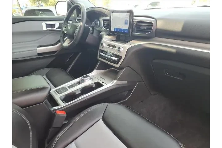 $32987 : Ford Explorer 2023 XLT 4dr S image 10