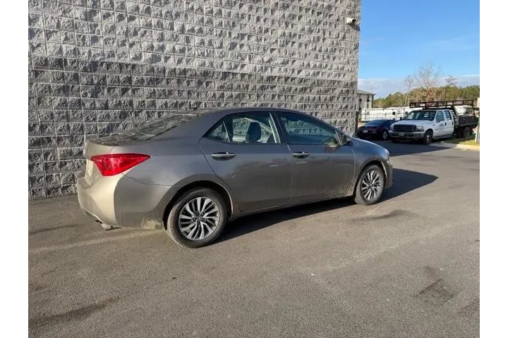 $11500 : Toyota Corolla 2018 XLE 4dr image 3