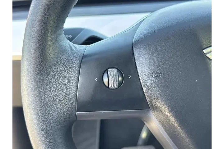 $28800 : Tesla Model Y 2021 AWD Long image 9