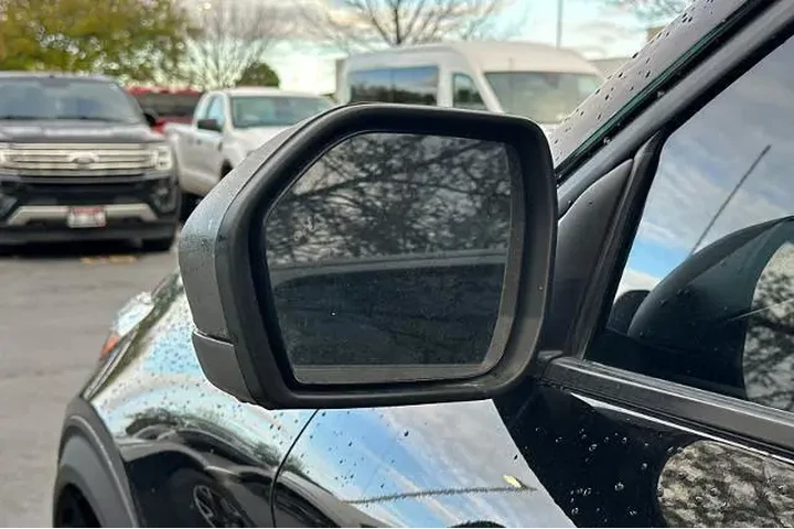 $25995 : Ford Explorer 2021 AWD XLT 4 image 8