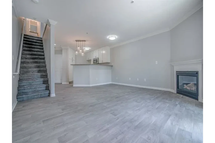 $3495 : 3-Recamaras 3-Banos 3-Pisos image 7